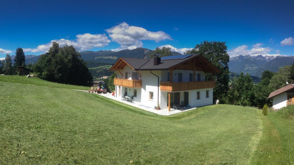 Ferienwohnungen Schlosshaeusl San Lorenzo di Sebato Dış mekan fotoğraf