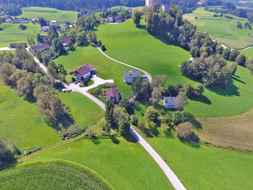 Ferienwohnungen Schlosshaeusl San Lorenzo di Sebato Dış mekan fotoğraf